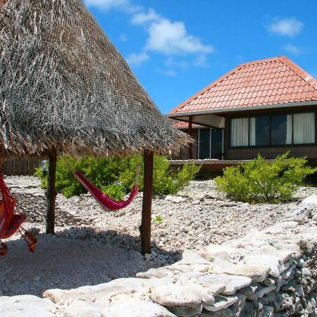 Miki Miki Lodge Avatoru Bagian luar foto