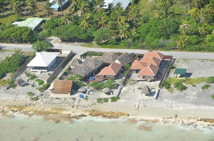 Miki Miki Lodge Avatoru Bagian luar foto