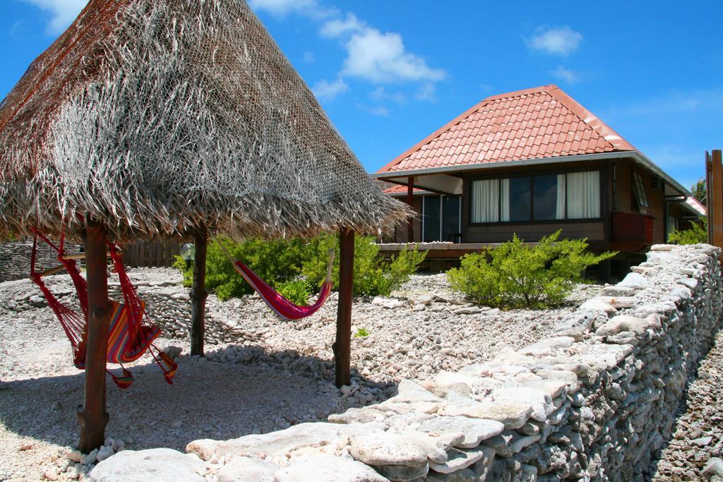 Miki Miki Lodge Avatoru Bagian luar foto